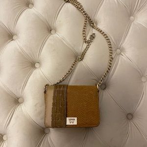 Kelly Wynne gold and brown bag